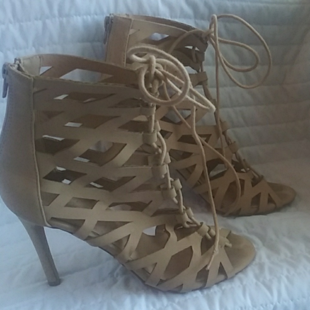 Heels - Picture 2 of 2
